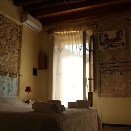 Sant Efisio Host Hotel Cagliari Bagian luar foto