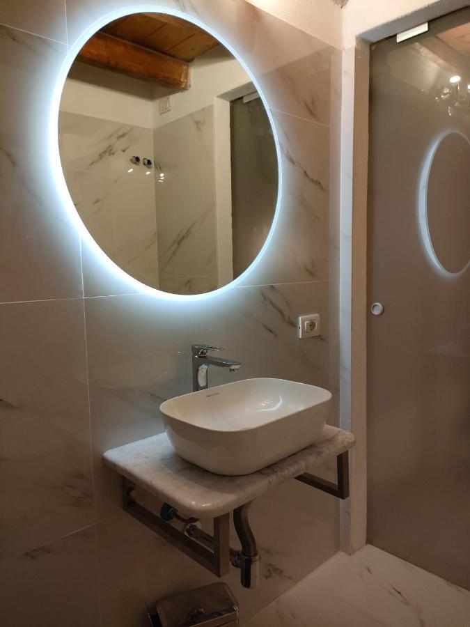 Sant Efisio Host Hotel Cagliari Bagian luar foto