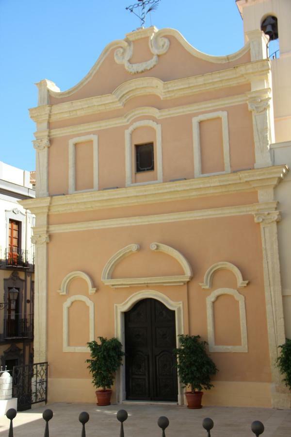 Sant Efisio Host Hotel Cagliari Bagian luar foto