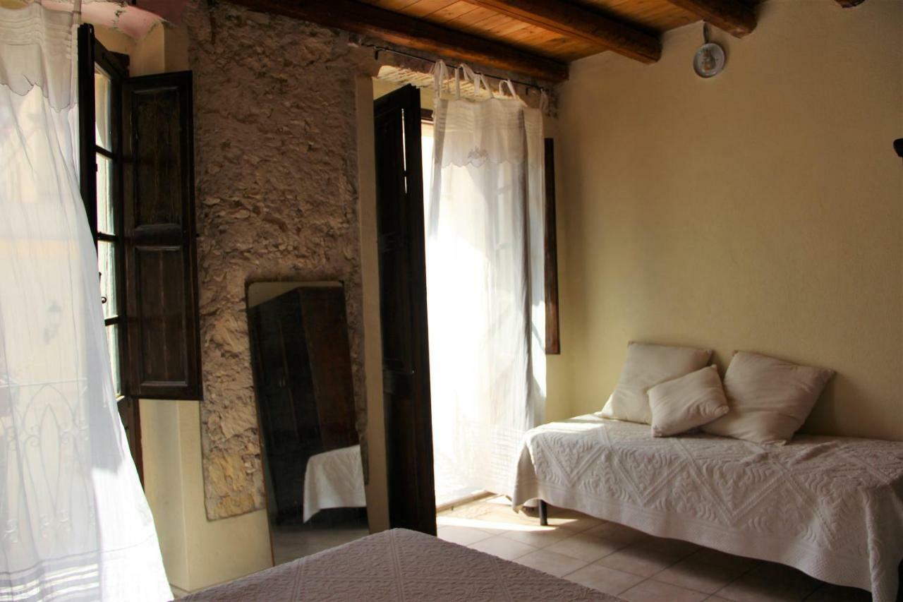 Sant Efisio Host Hotel Cagliari Bagian luar foto