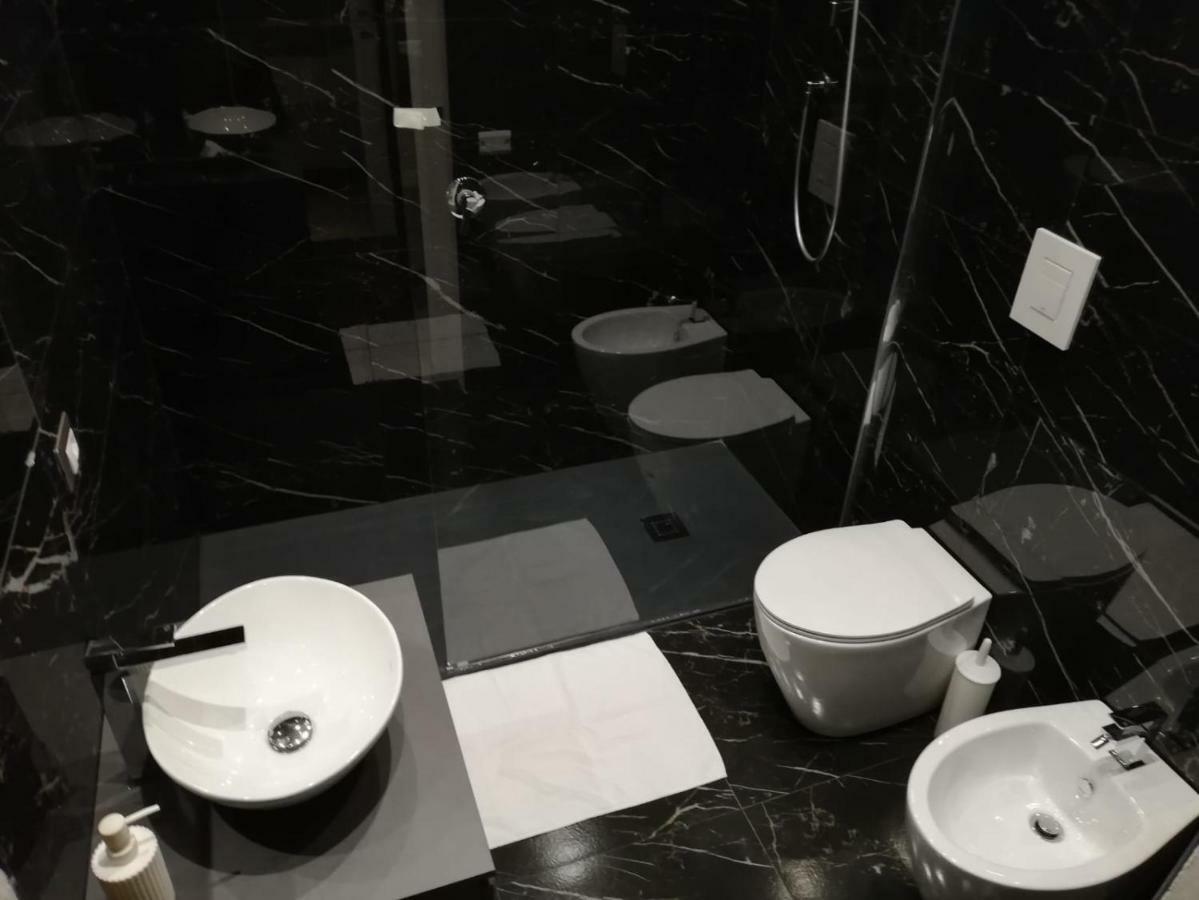 Sant Efisio Host Hotel Cagliari Bagian luar foto